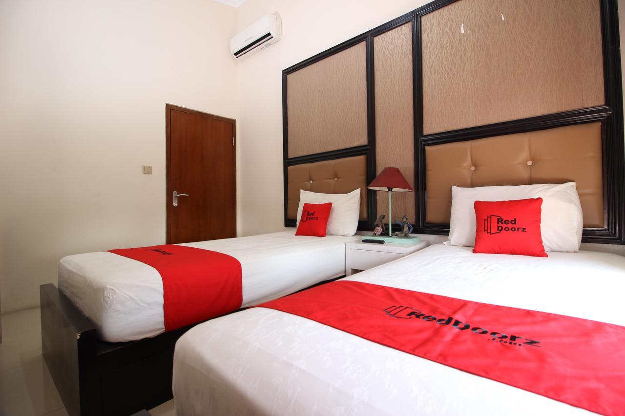 Reddoorz Plus Near Tugu Jogja 2 Jogjacarta Exterior foto