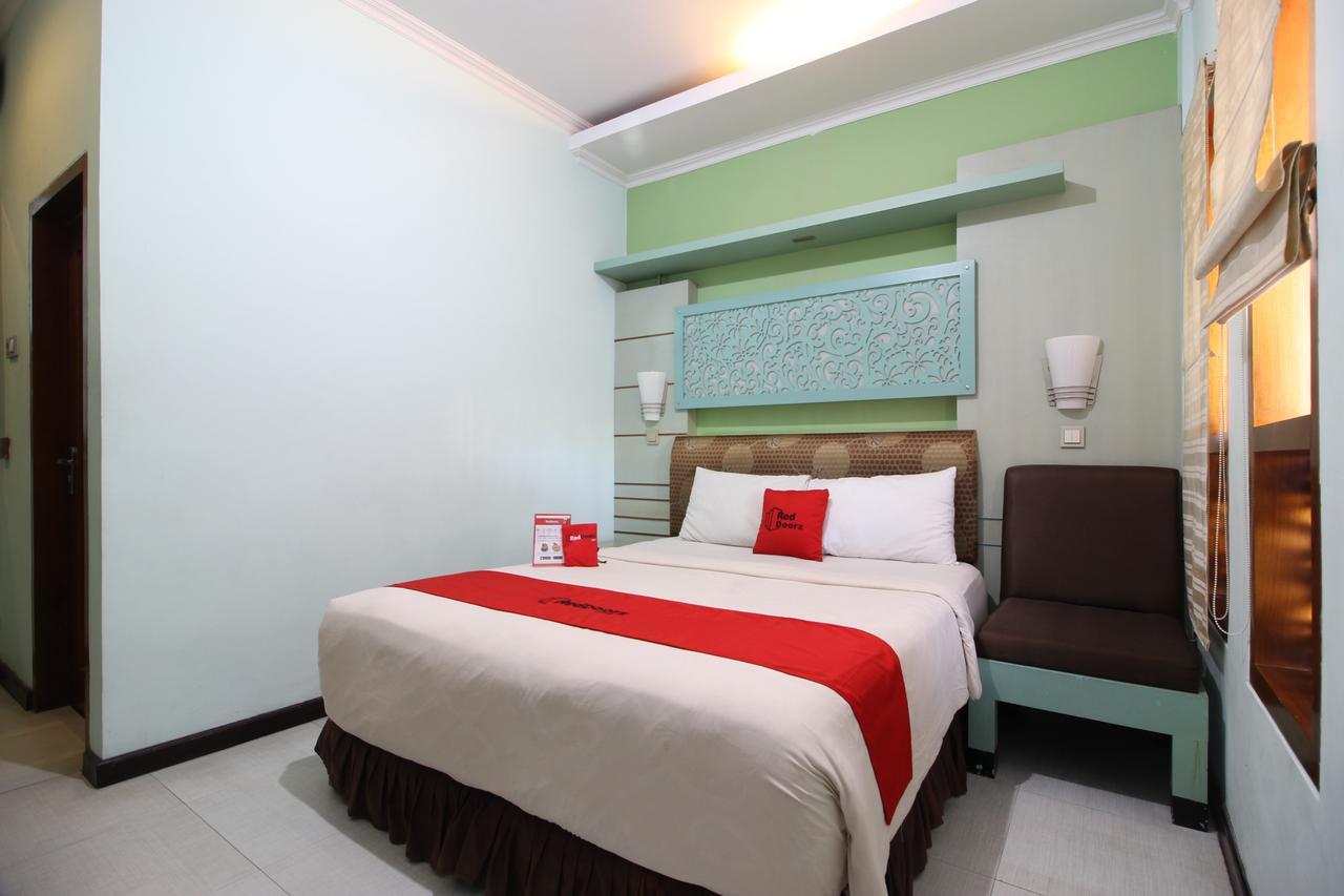 Reddoorz Plus Near Tugu Jogja 2 Jogjacarta Exterior foto