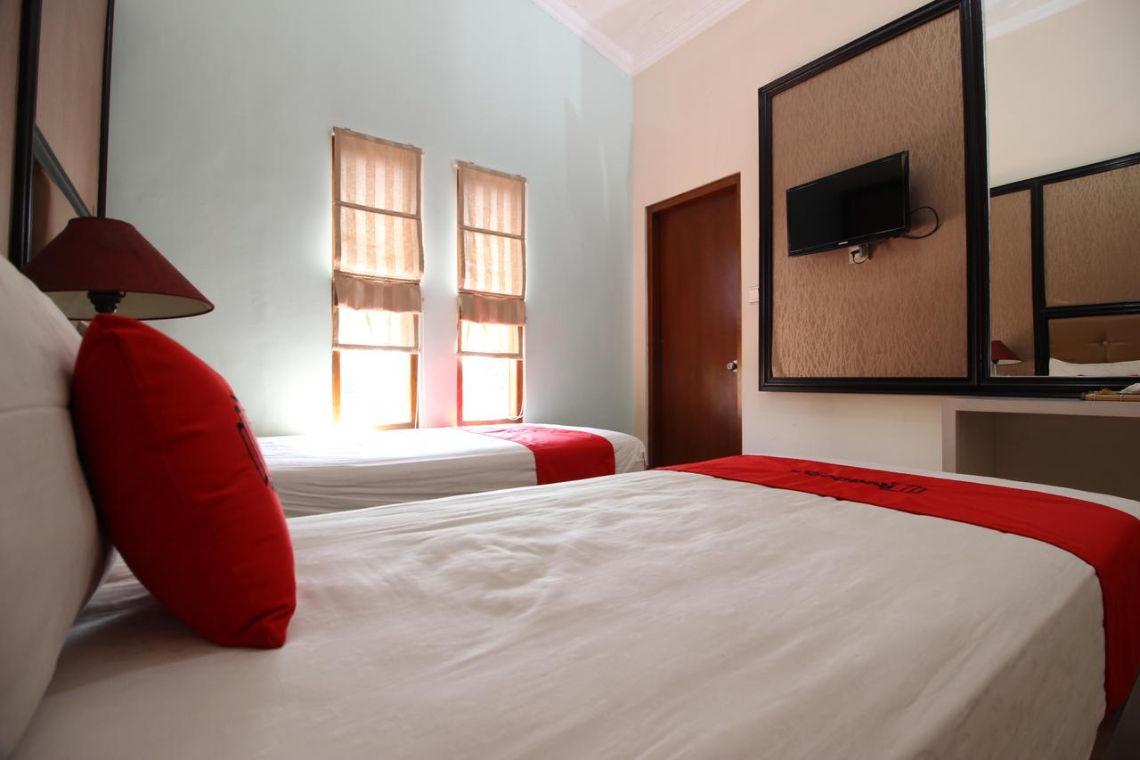 Reddoorz Plus Near Tugu Jogja 2 Jogjacarta Exterior foto