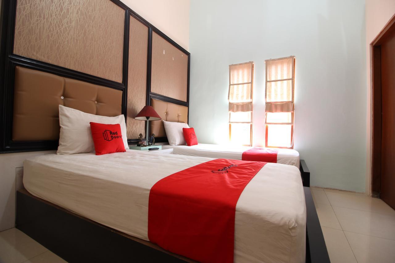 Reddoorz Plus Near Tugu Jogja 2 Jogjacarta Exterior foto