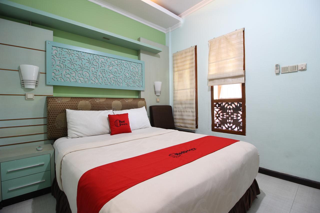 Reddoorz Plus Near Tugu Jogja 2 Jogjacarta Exterior foto