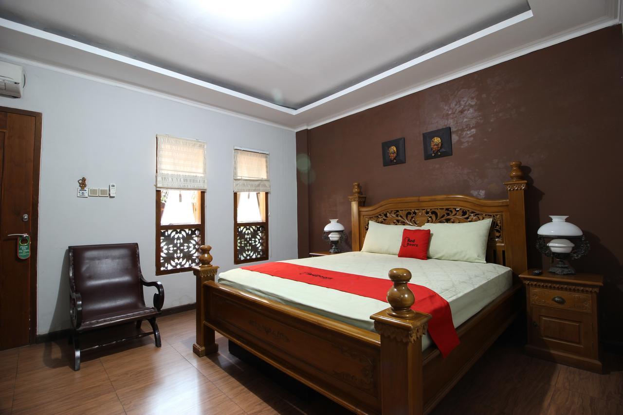 Reddoorz Plus Near Tugu Jogja 2 Jogjacarta Exterior foto